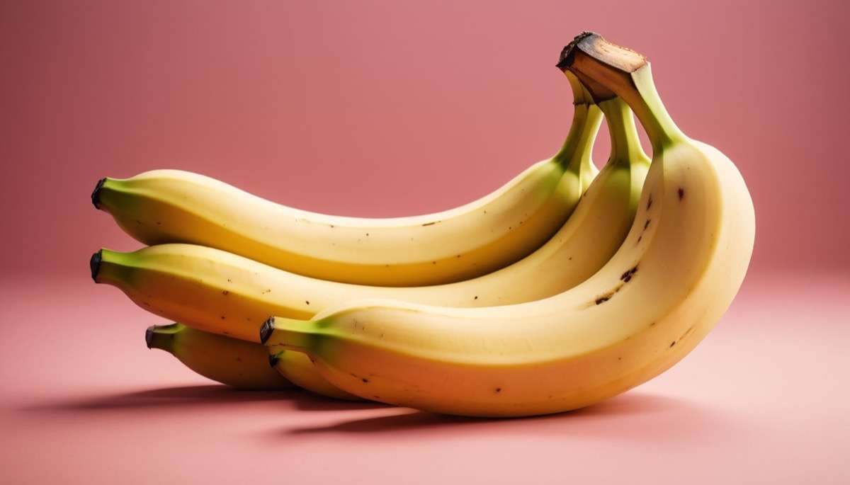 How Many Calories and Carbs Are in a Medium-Sized Banana?